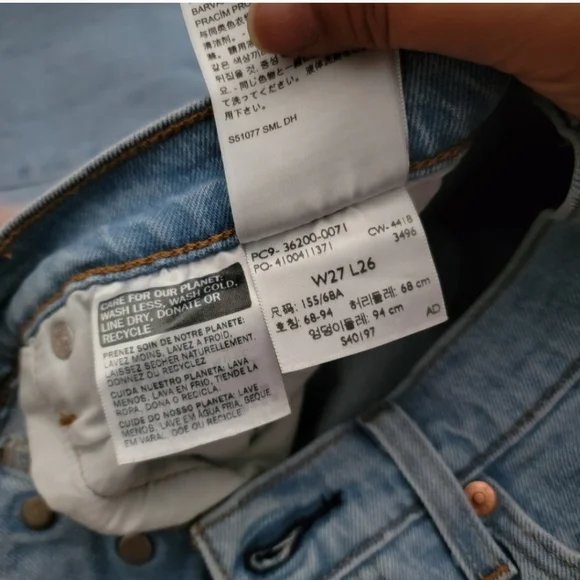 Levi's 501 cropped logo strip high waist button fly jeans - Picture 8 of 13